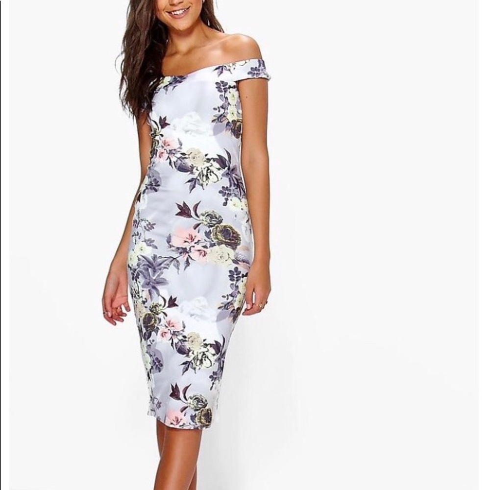 BRAND NEW! Floral body con dress